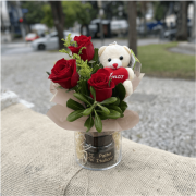 A19-arranjo 3 Rosas Importadas Ursinho Palha Italiana
