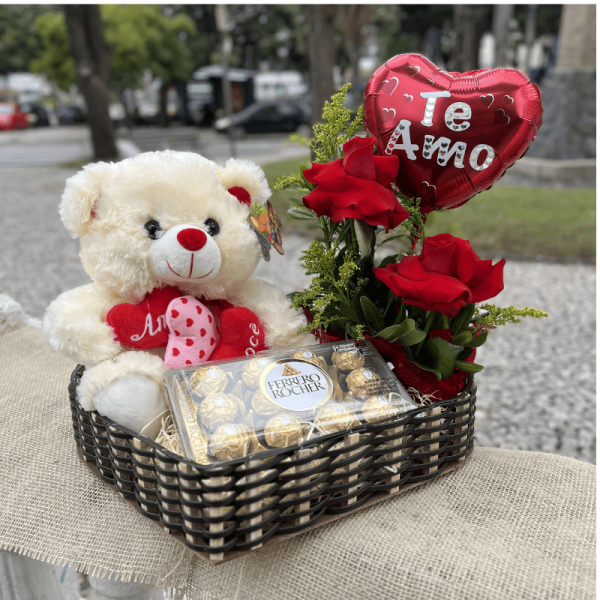 A26- Arranjo 2 Rosas urso Ferrero Balão