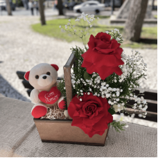 A52-  Arranjo  Cesta Rosas/Urso