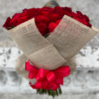 B03-Buquê 100 Rosas Importadas