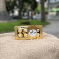 CH08-Chocolate Ferrero com 8.